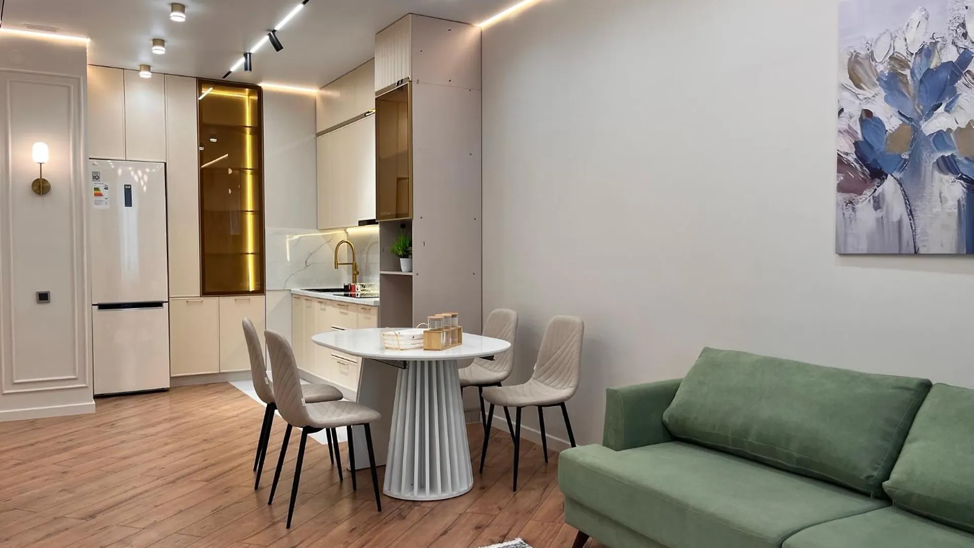 Совершенство Меридиан 153 & Питьевая Вода В Подарок Almaty Apartment
